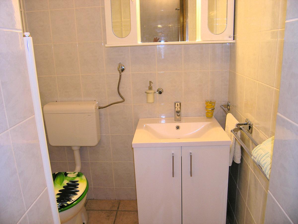 Apartments Oribella Krk Town Exterior photo