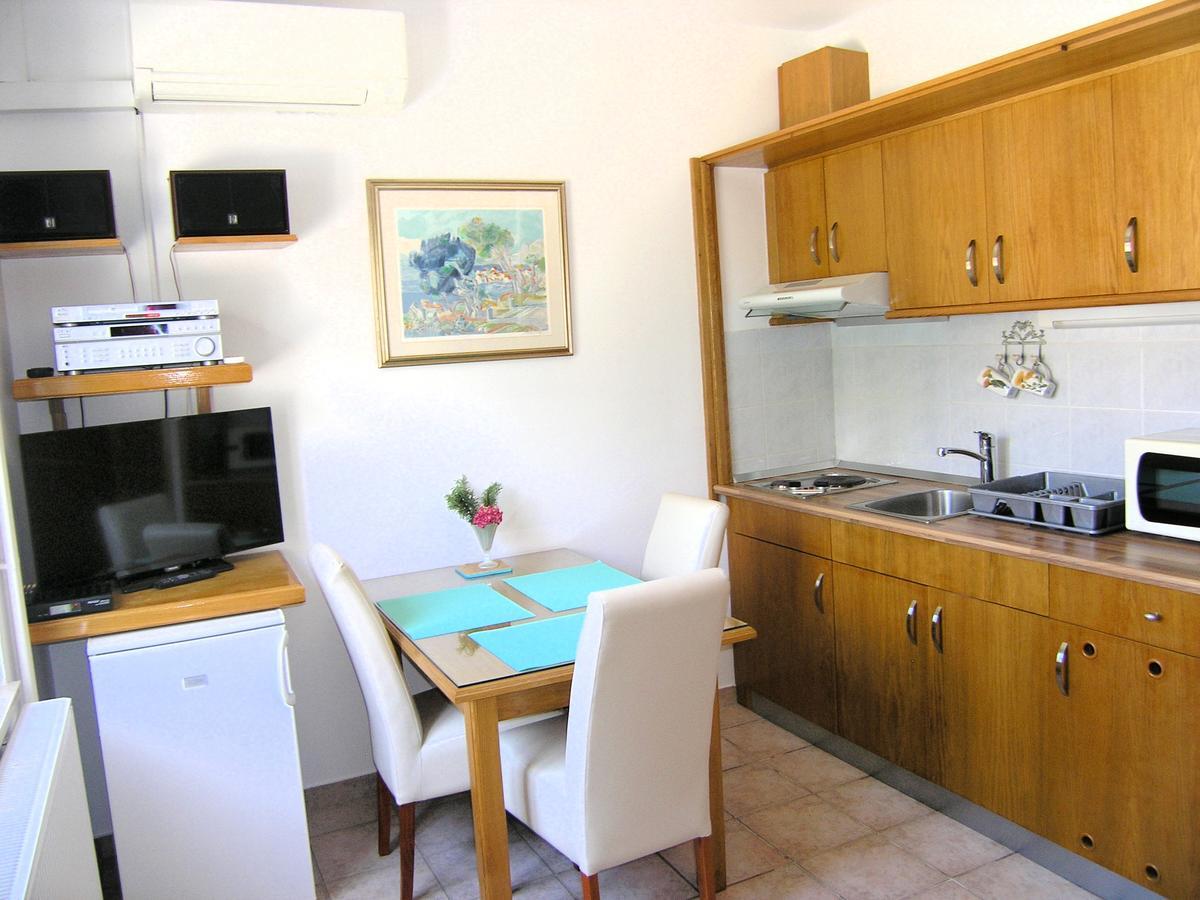 Apartments Oribella Krk Town Exterior photo