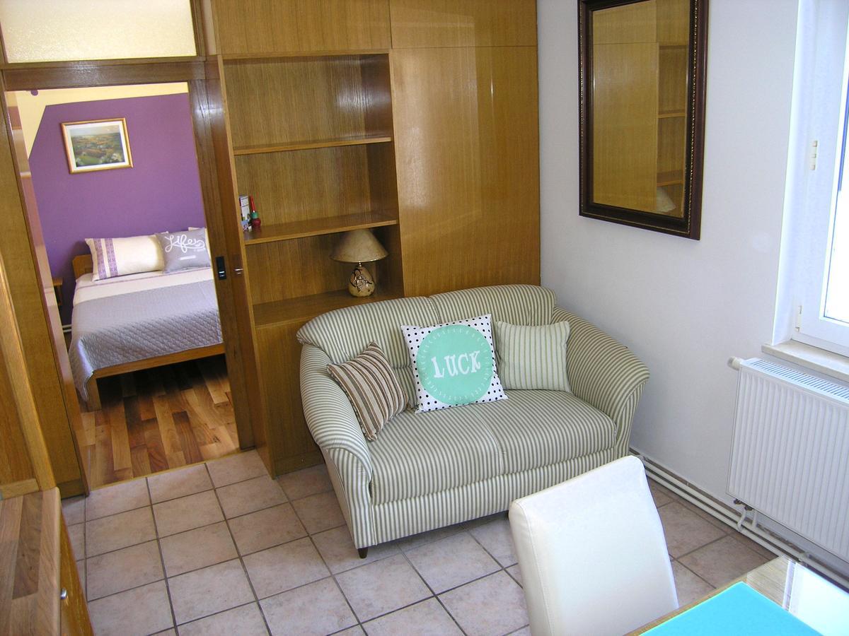 Apartments Oribella Krk Town Exterior photo
