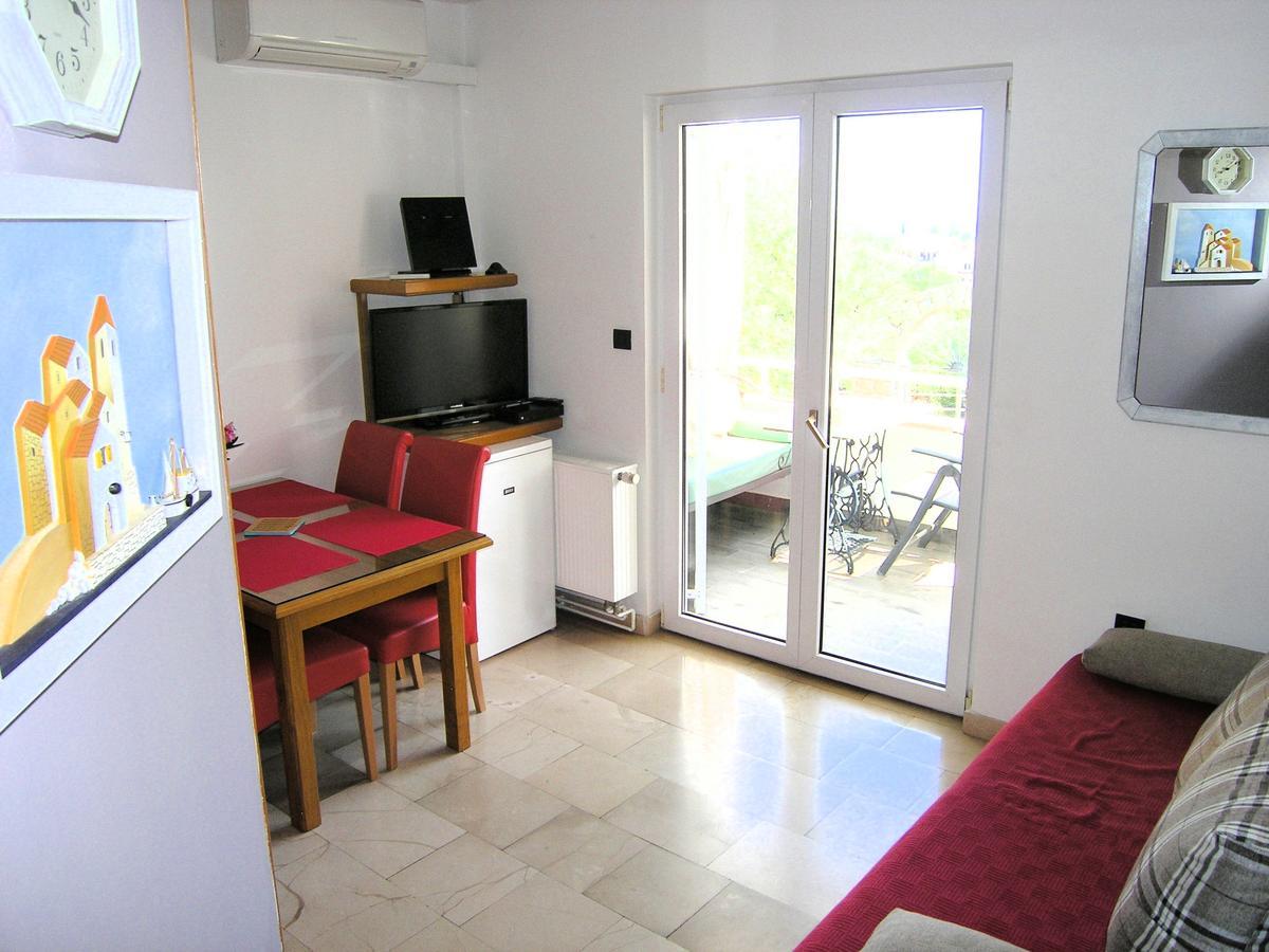 Apartments Oribella Krk Town Exterior photo