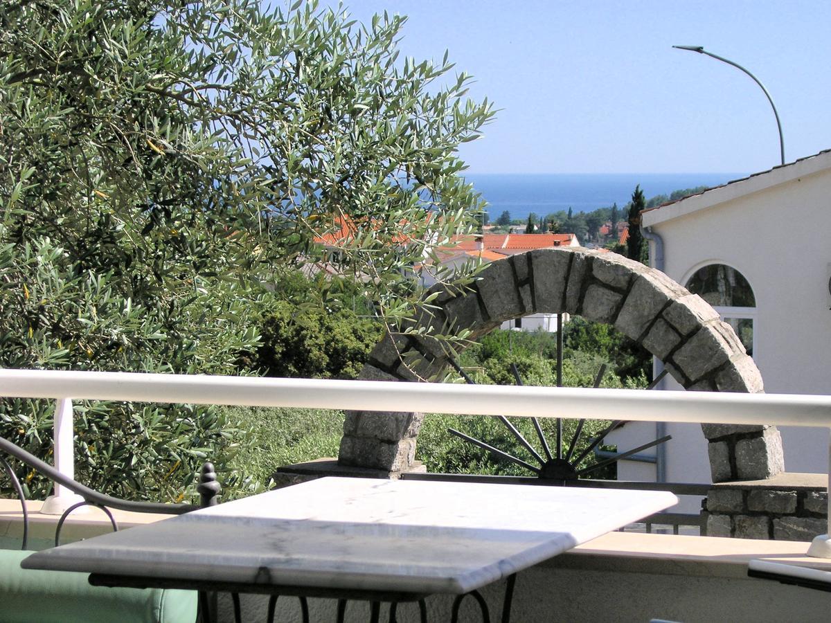Apartments Oribella Krk Town Exterior photo