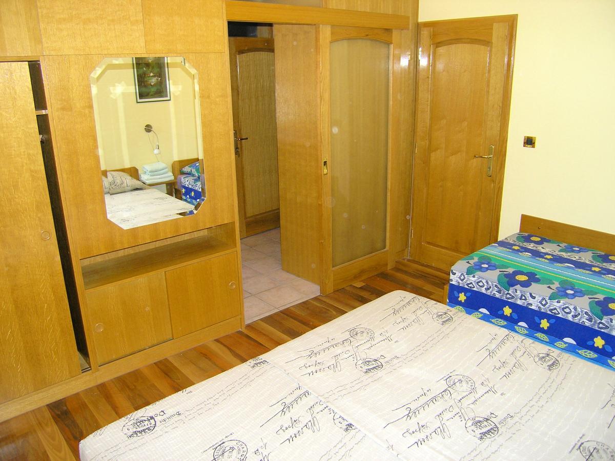 Apartments Oribella Krk Town Exterior photo
